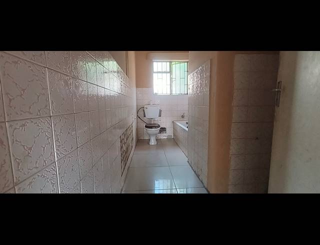 3 BEDROOM FREEHOLD FOR SALE IN BURGERSHOOP